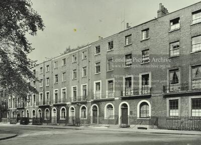 Houses and hotel in Argyle Square