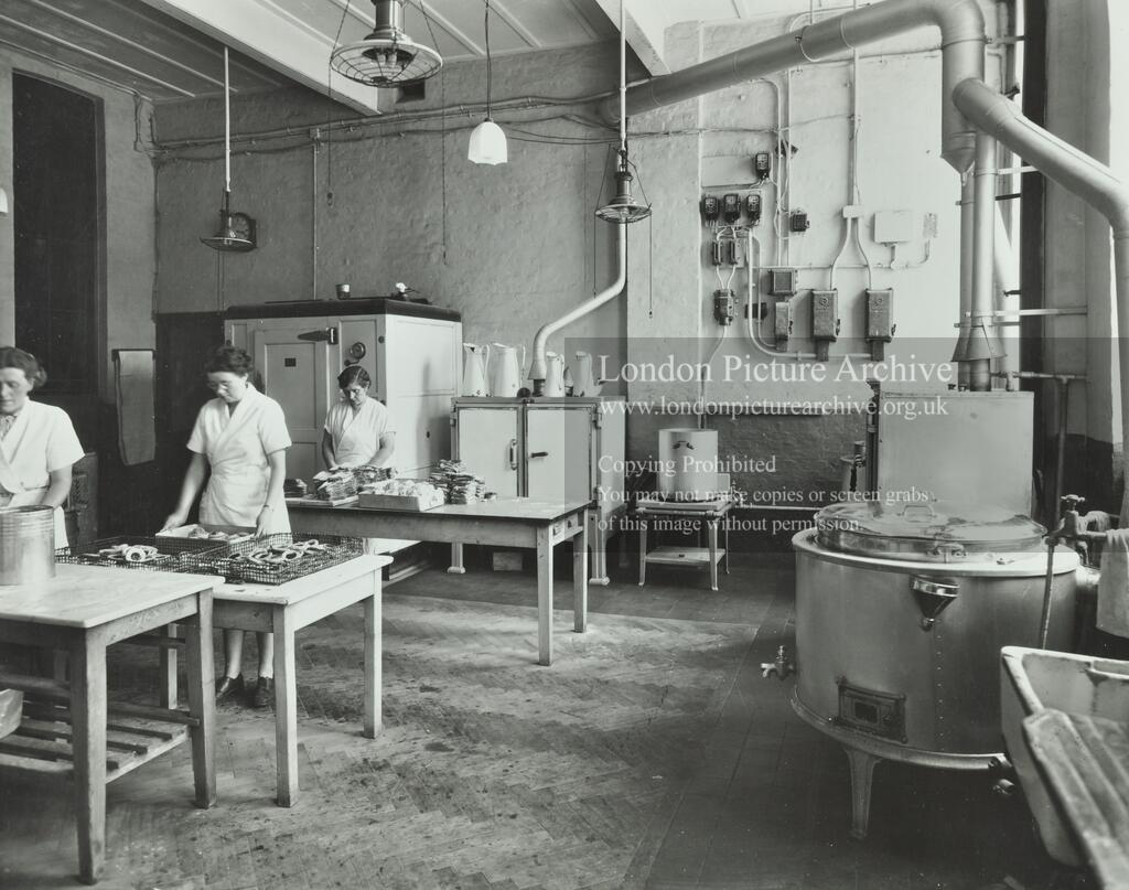 A school kitchen. - London Picture Archive